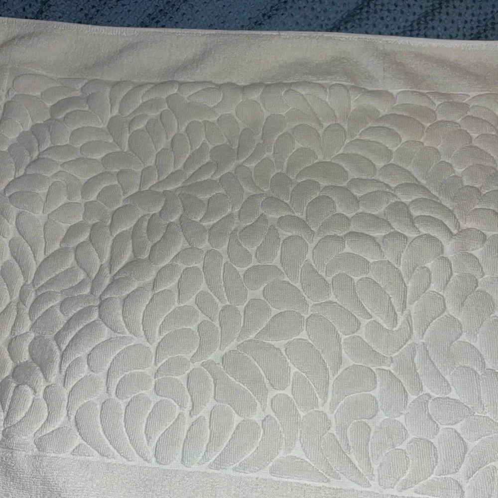 Lotus~Elegant White Cotton Bath Mat